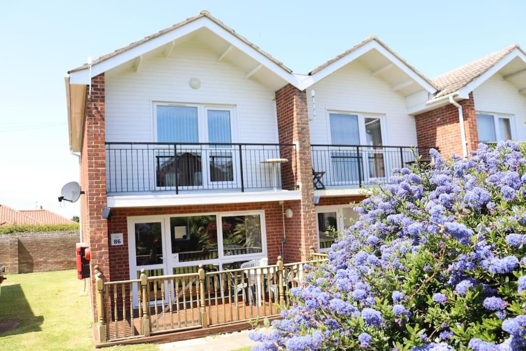 Corton Retreats At Waterside Park - B&B