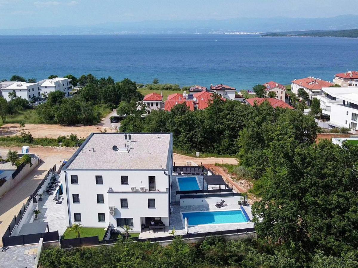 Premium Apartment Darja - Malinska - with heated pool - B&B Malinska