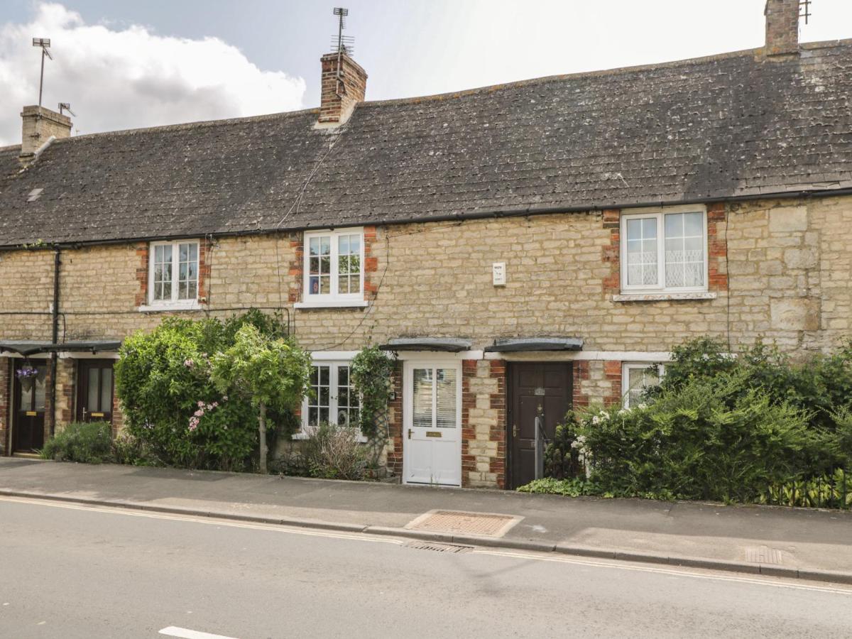 B&B Lechlade - Wharf Cottage - Bed and Breakfast Lechlade