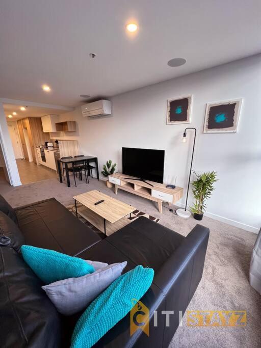 B&B Canberra - Magic at Midnight - Braddon CBD - 1 Bd 1bth Apt - Bed and Breakfast Canberra