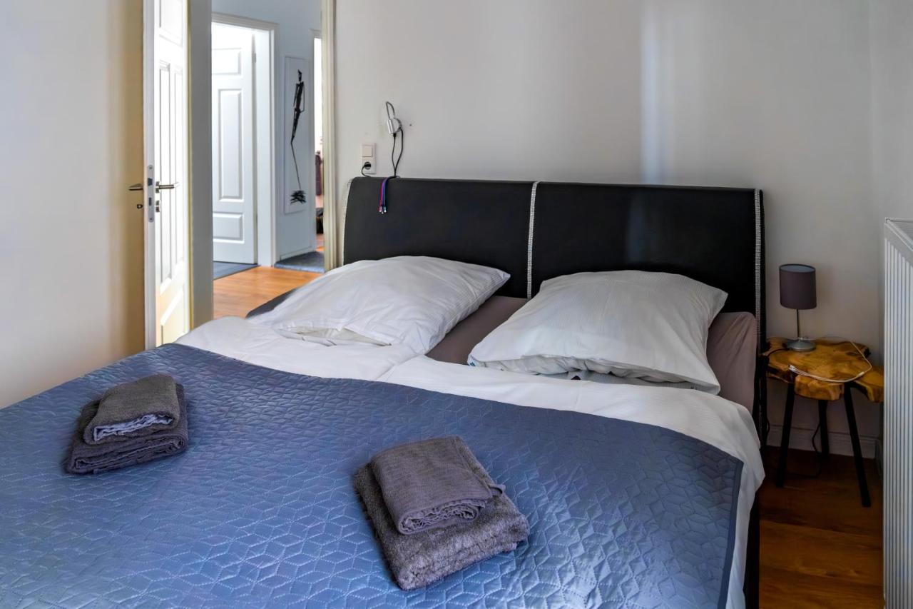 Modern 6 bathroom villa in the city - Ferienwohnung Oldenburg