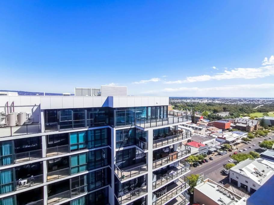Journey to West Franklin Free Parking Pool Gym - B&B Adelaide