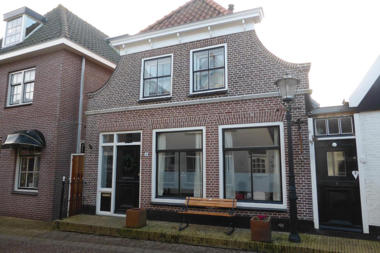 B&B Bureau Warmoesstraat - Bed and Breakfast Den Burg