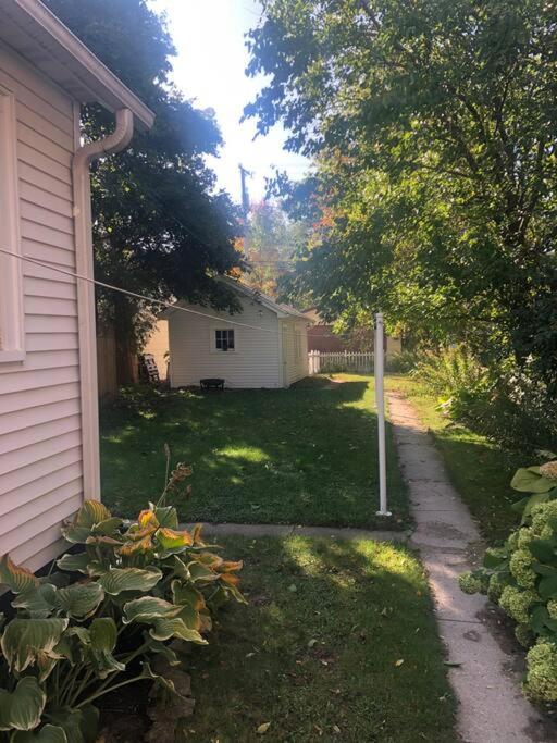 Spacious & Peaceful Home in the heart of Sheboygan - Ferienwohnung Sheboygan