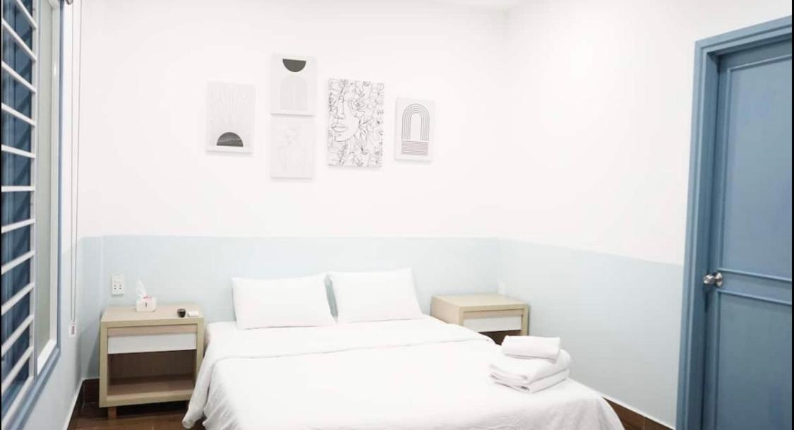 Deluxe Double Room (2 Adults + 1 Child)