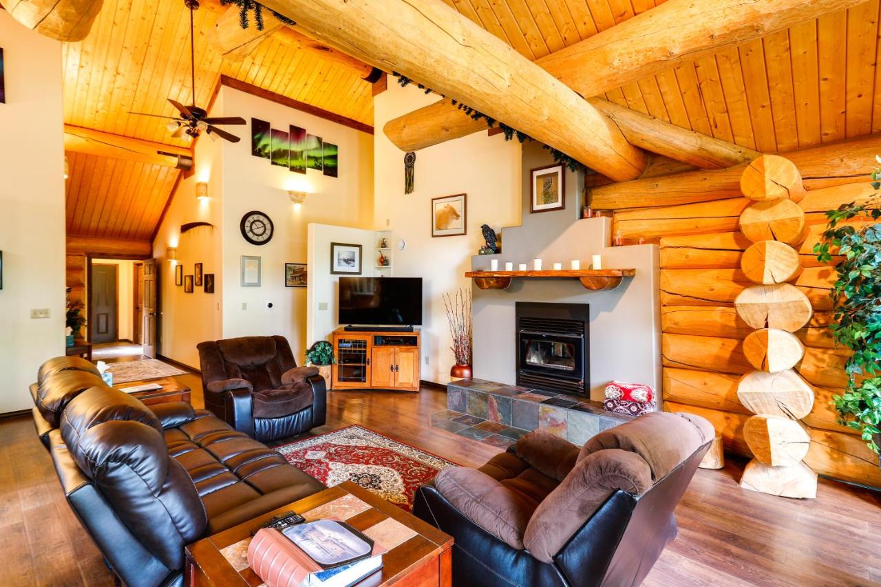 B&B North Pole - Riverside Log Cabin On-Site Aurora Viewing! - Bed and Breakfast North Pole