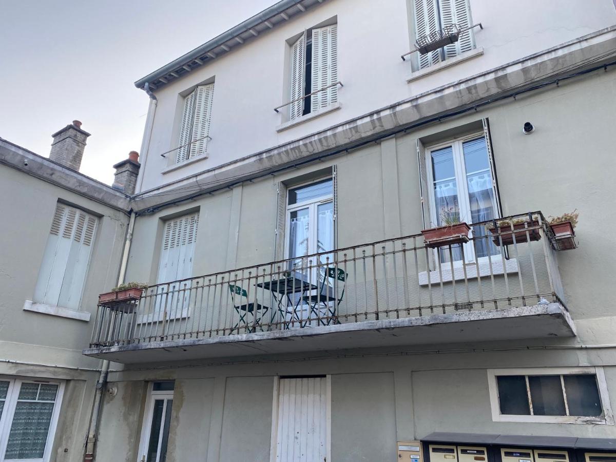 Appartement luxueux rénové avec balcon & garage - Chambres d’hôtes Troyes