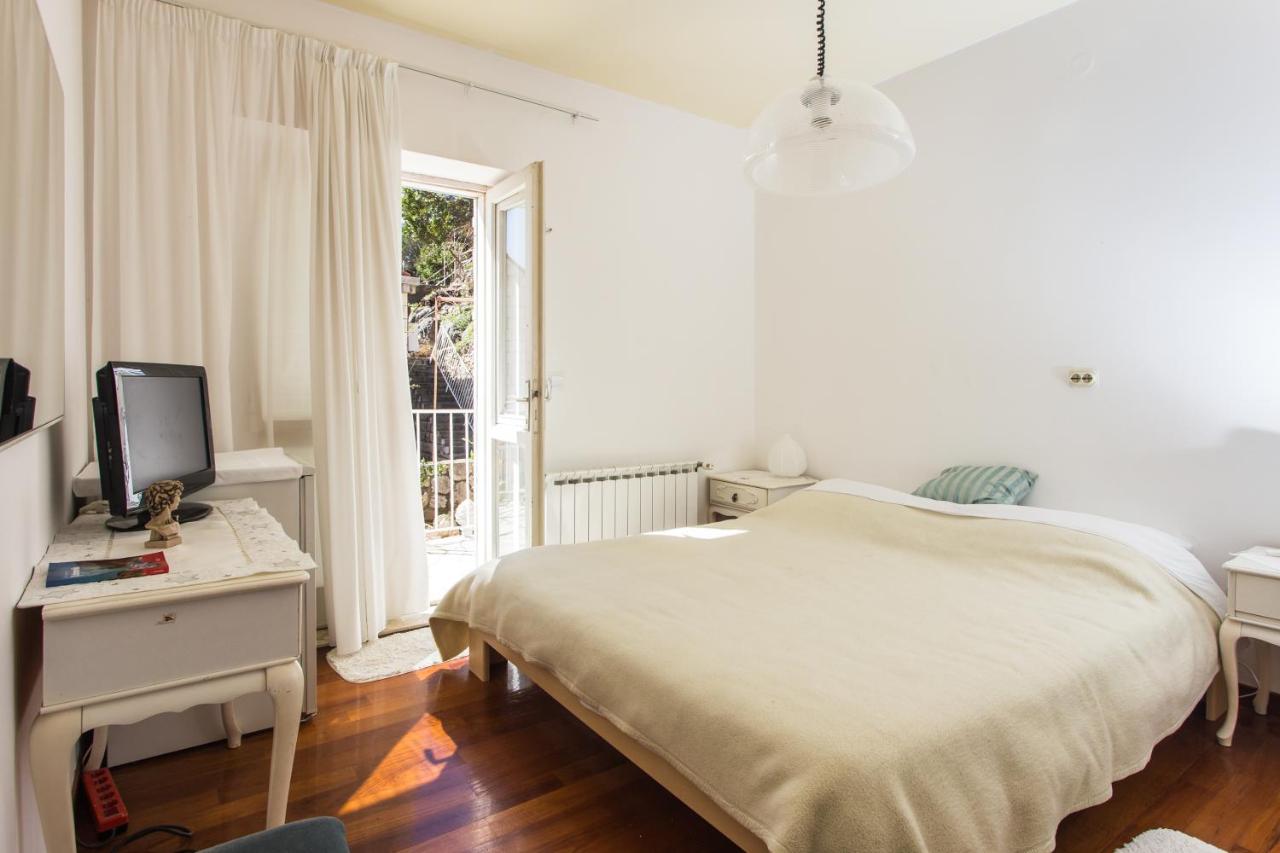Appartement met 2 Slaapkamers, Balkon en Uitzicht op Zee