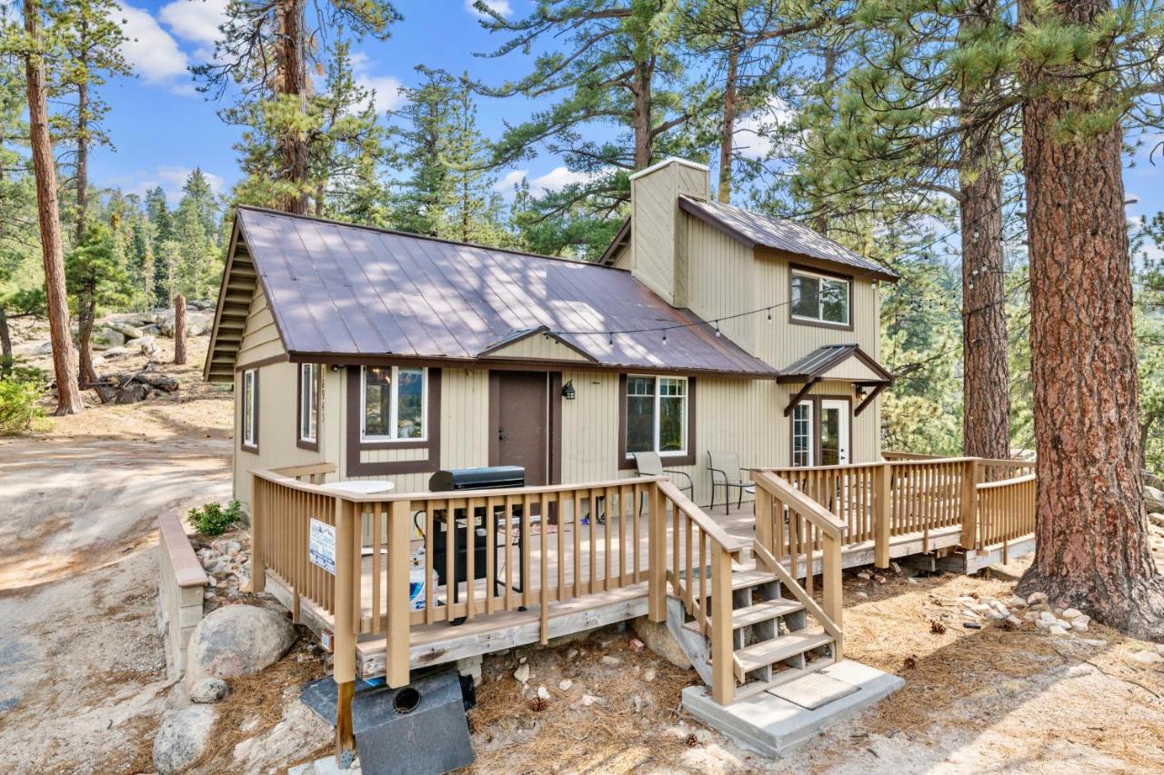 Boulder Bear - Modern mountain home in a desirable area of Big Bear with peek-a-boo lake views - B&B