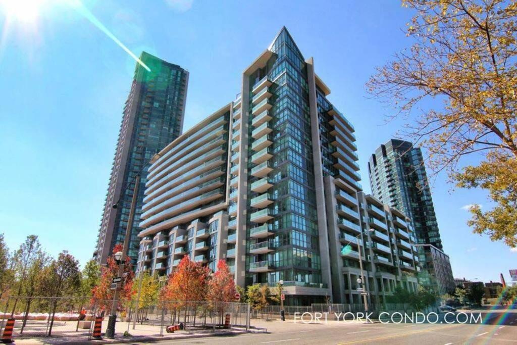 Lakeview Condo in Downtown with Free Parking. - Ferienwohnung Toronto