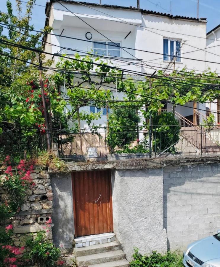 Lake Ohrid Guesthouse "Villa Valentina" - Chambres d'hôtes Pogradec