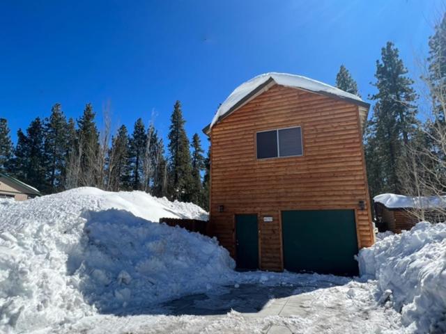 The Bear Den - DREAM LOCATION WALKING DISTANCE TO LAKE AND VILLAGE! - Bed and Breakfast Big Bear Lake