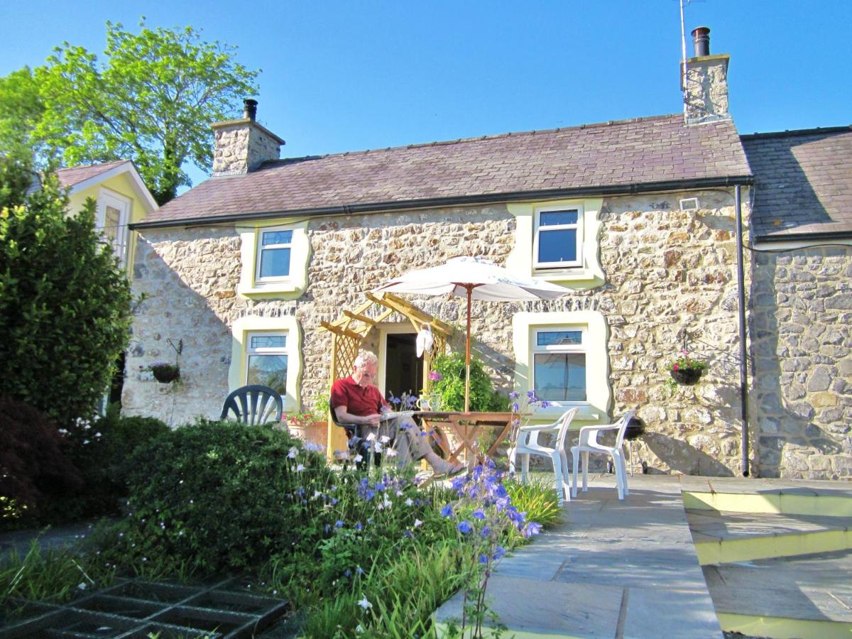 Horsemanstone - B&B Amroth
