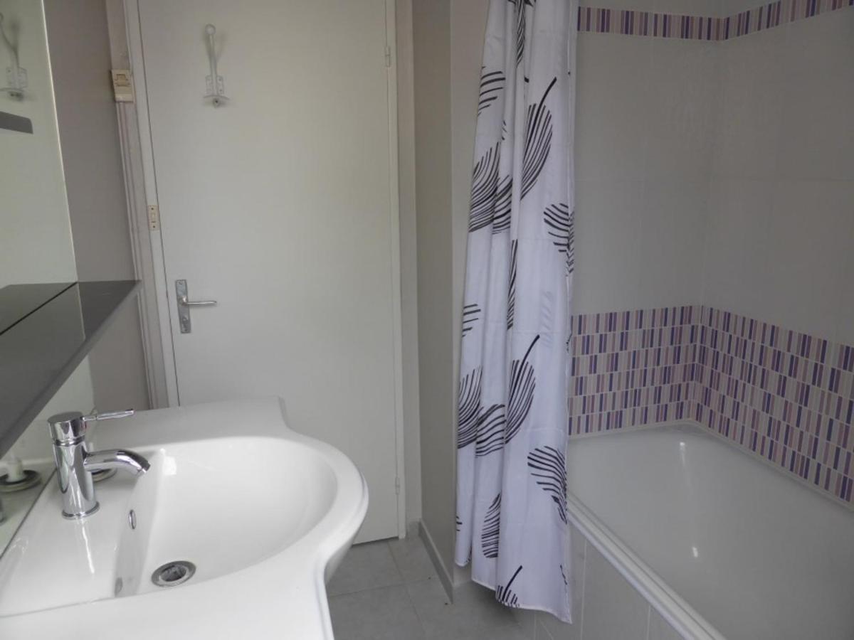 Villa 3 Pièces à 150m de la Mer avec Patio et Parking - FR-1-705-47 - Chambres d'hôtes Les Mathes