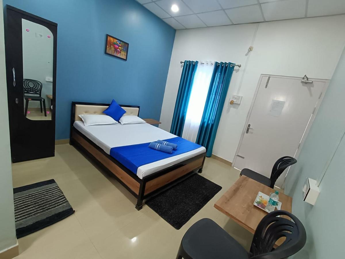 Deluxe Double Room (2 Adults + 1 Child)