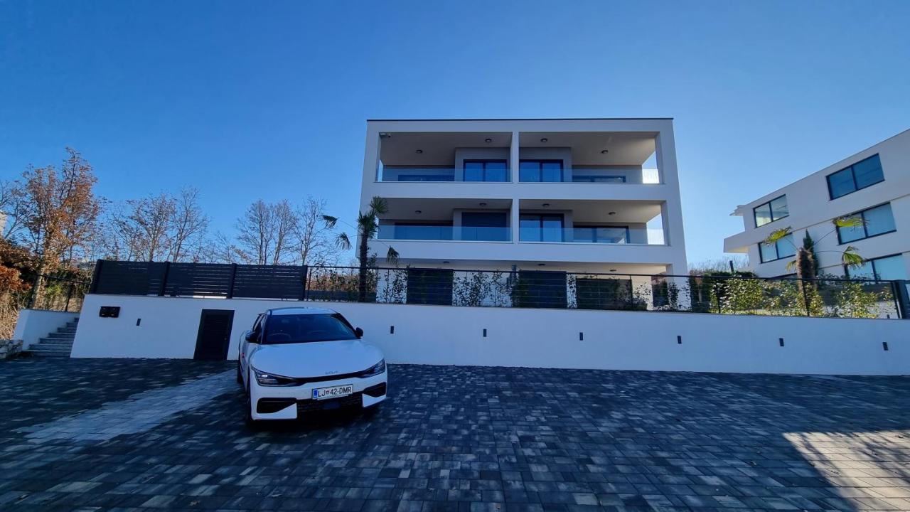 Premium Apartment Luka - Malinska - with heated pool - B&B