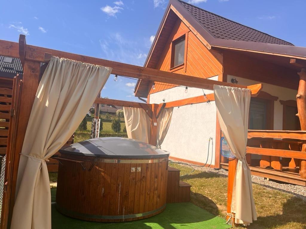 Domek Eden 7 Kaszuby balia sauna alpaki - B&B Gołubie