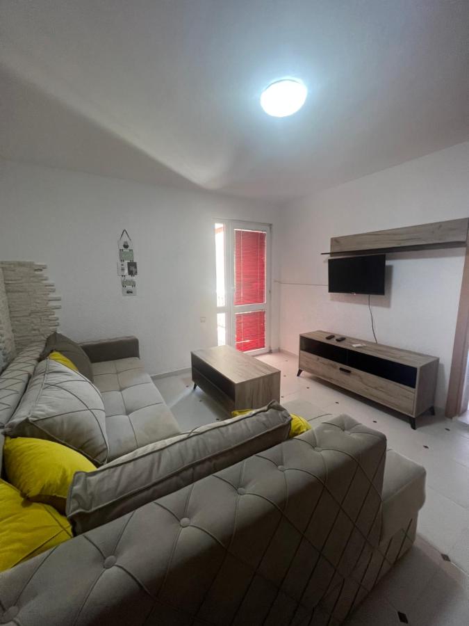 Apartment mit Balkon