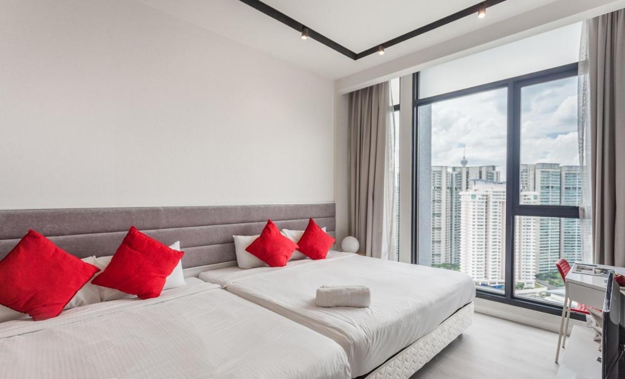 Expressionz City View Family Room