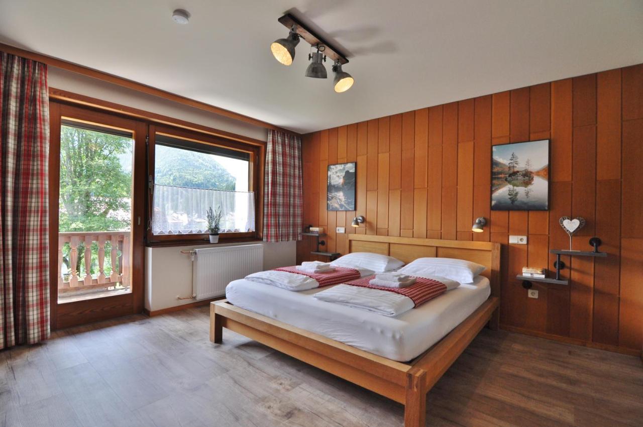 Apartment mit Balkon