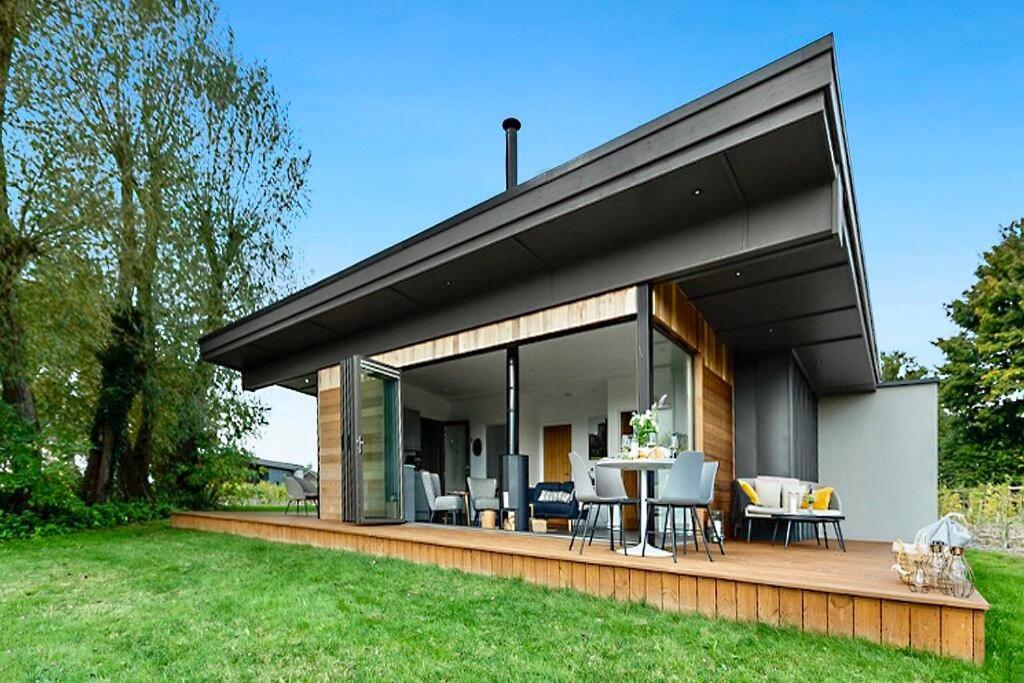 "Constable" Eco Lodge with Private Hot Tub - Chambres d’hôtes