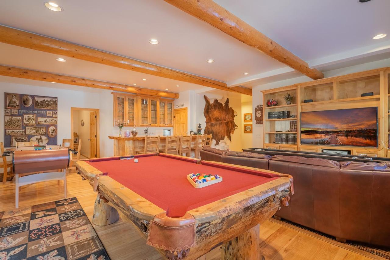 Bearfoot Bungalow - Premium and spacious home close to the National Forest and The Village! - Bed and Breakfast Big Bear Lake