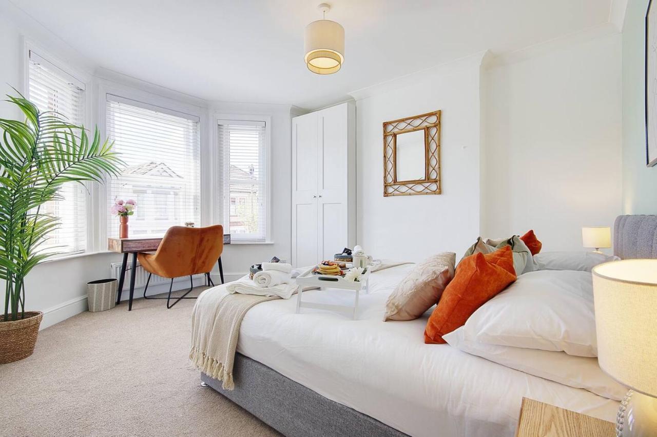 SeaEsta Stays -Game Room&VR &EV point - Chambres d’hôtes Bournemouth