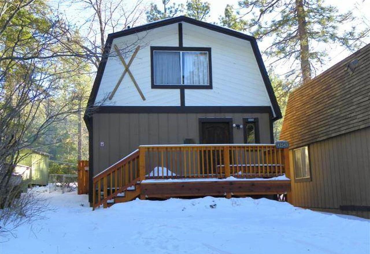 Little Brown Bear - Beautiful view, quiet area and an amazing hot tub! - Bed and Breakfast Big Bear Lake