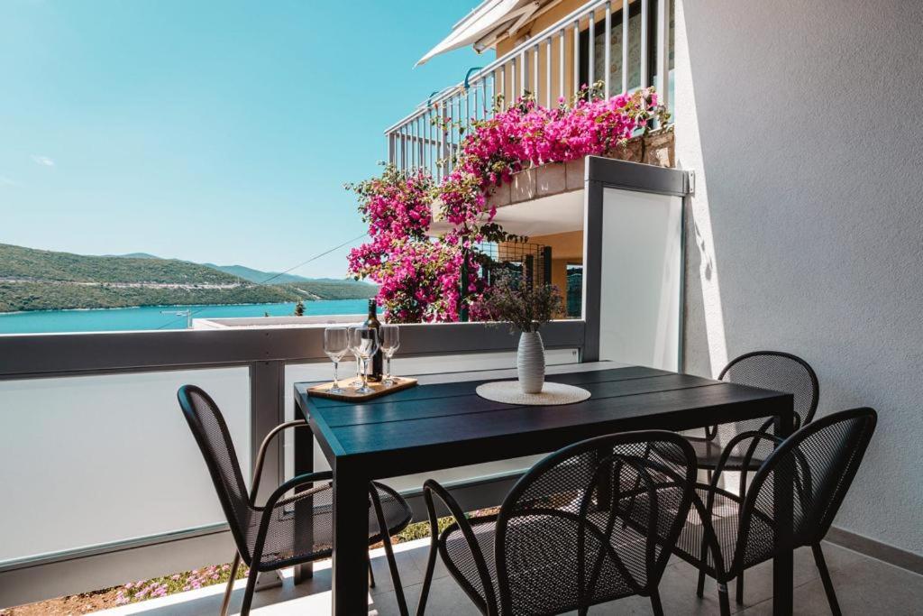 Apartment mit Meerblick