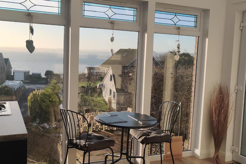 B&B Kinghorn - KINGHORN - Private room, ensuite & sunroom with Fab views - Bed and Breakfast Kinghorn