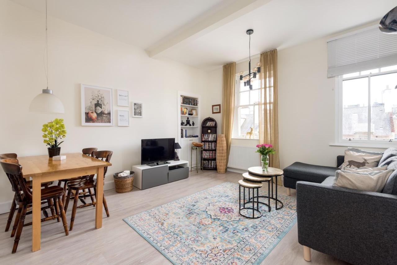 B&B Edinburgh - The Tron Square Residence - Bed and Breakfast Edinburgh