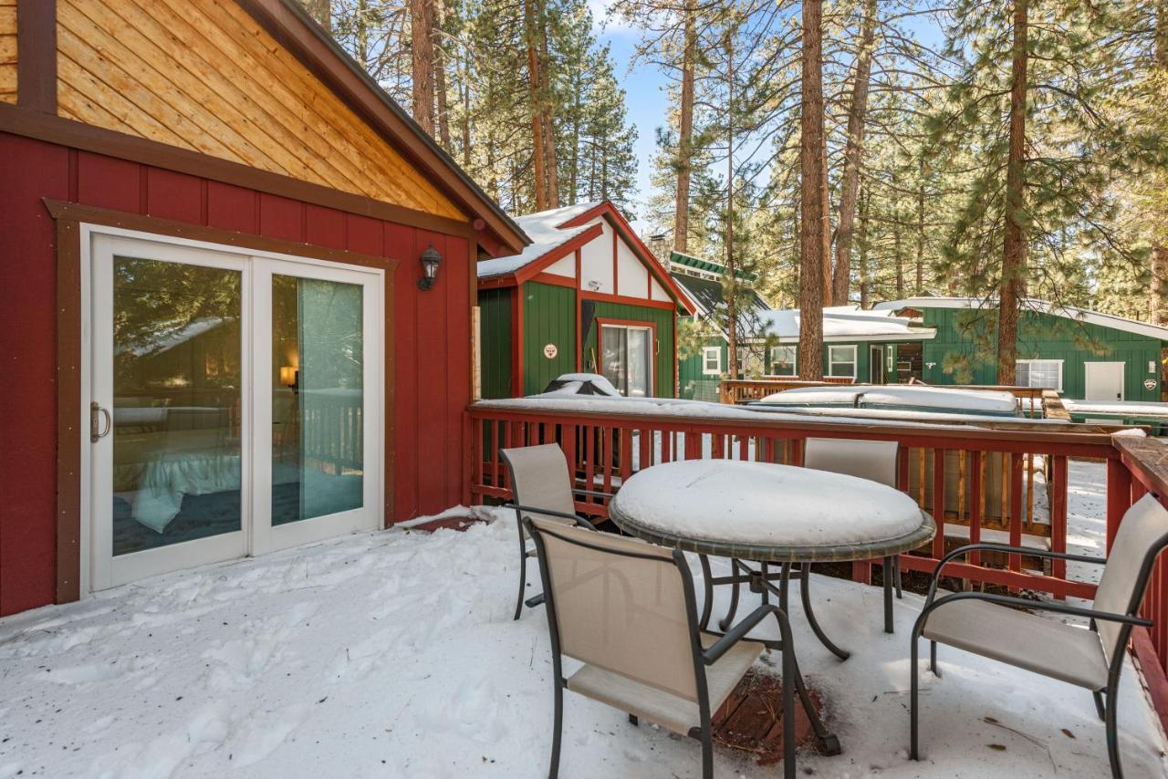 Moonridge Vibes - Walk to Bear Mountain, Alpine Zoo, and Hiking Trails! - Chambres d’hôtes Big Bear Lake