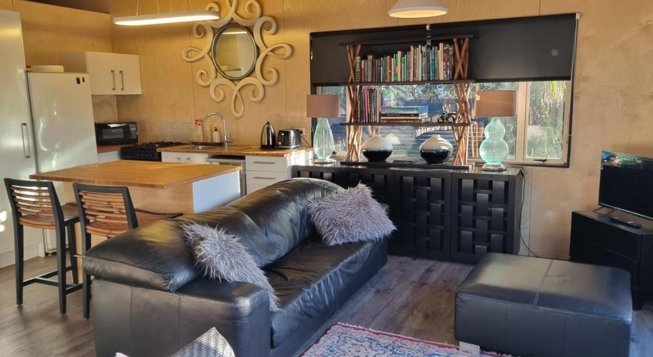 Container Cottage Auckland Airport - B&B Auckland