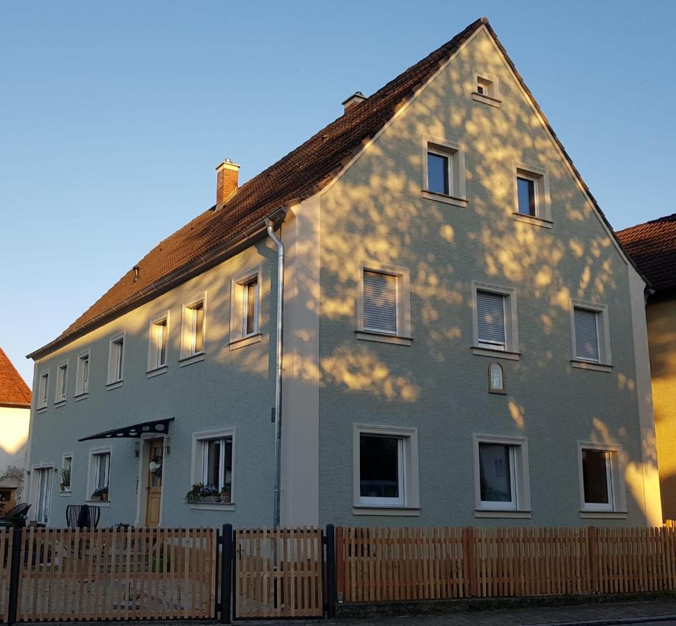 B&B Litzendorf - Ferienwohnung Nr 4 - Bed and Breakfast Litzendorf