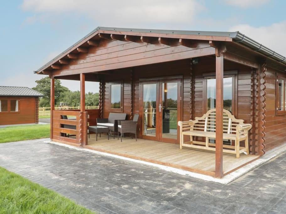 Ty Mai, Parc Y Fronwen - Bed and Breakfast