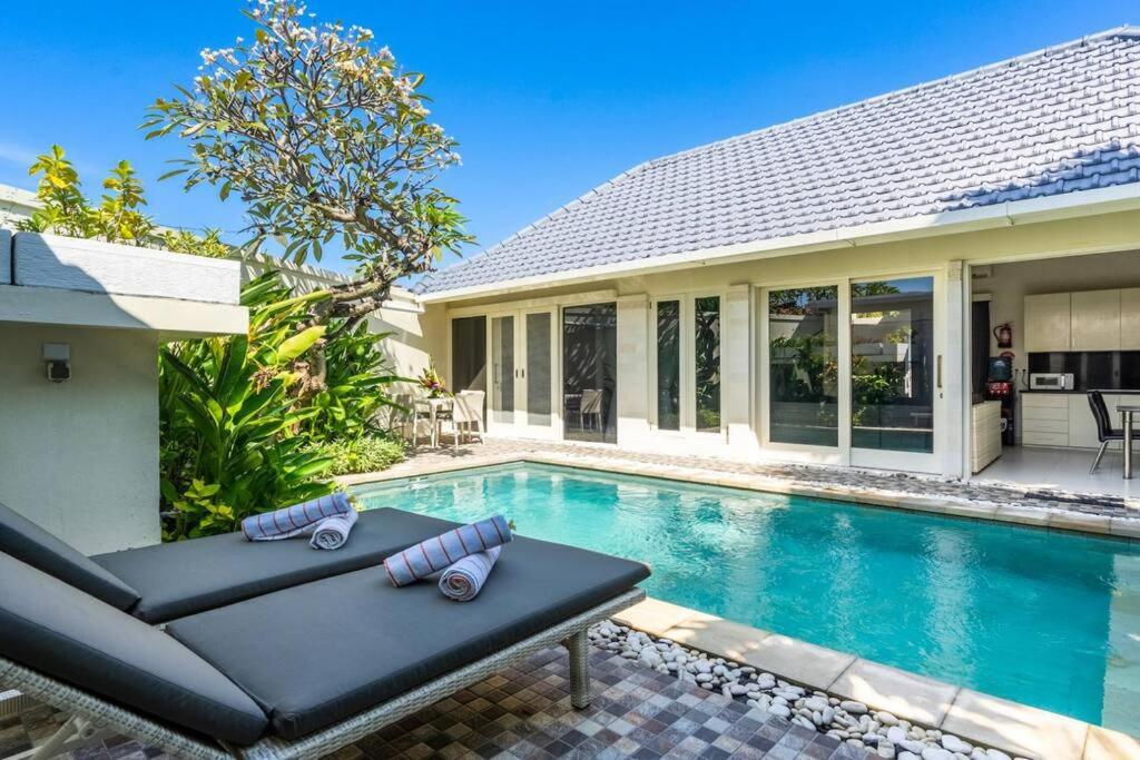 Waterlily C Sanur 2 br Villa - B&B