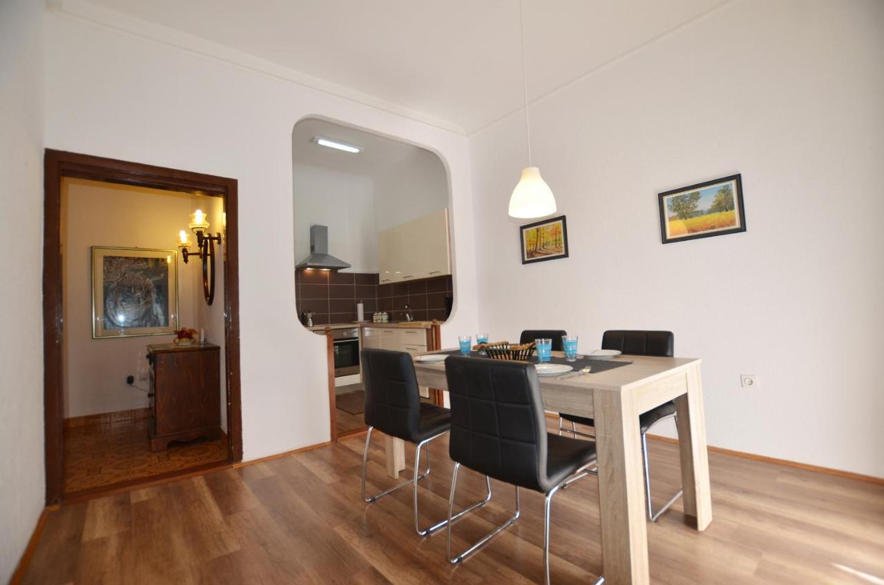 Old Town Yulia Apartments - B&B Rovinj