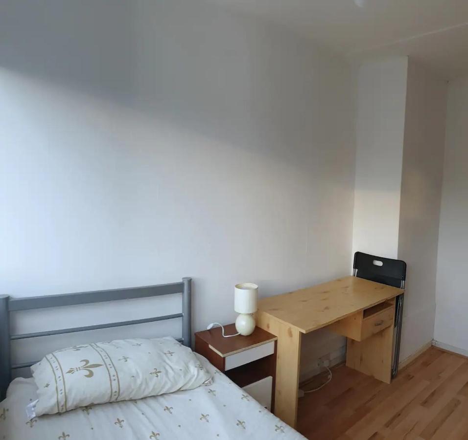 Chambre Simple avec Salle de Bains Commune