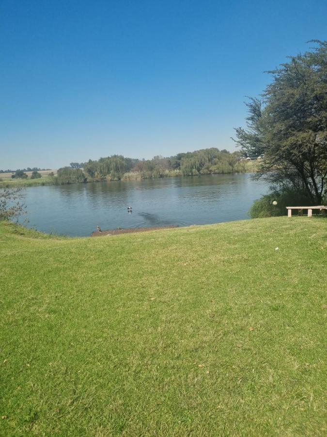 Camera Deluxe Matrimoniale/Doppia con Letti Singoli con Vista Fiume