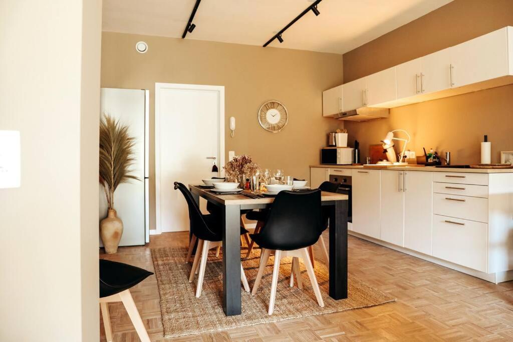 La Graineterie- Polleur - Appartement RDC - 8 p. - B&B