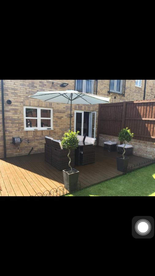 Entire 3 bedroom deluxe house - Ferienwohnung