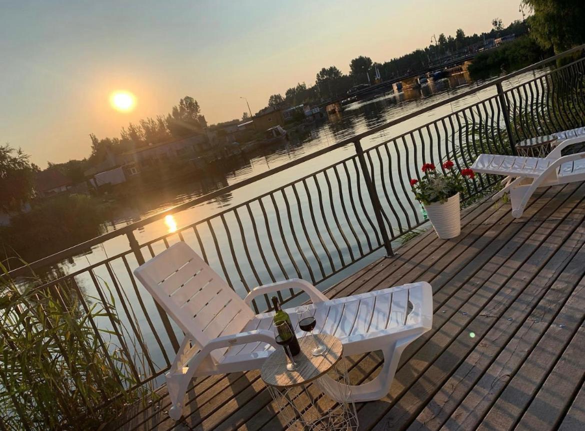 Ostoja Nad Rzeką - Bed and Breakfast Łeba