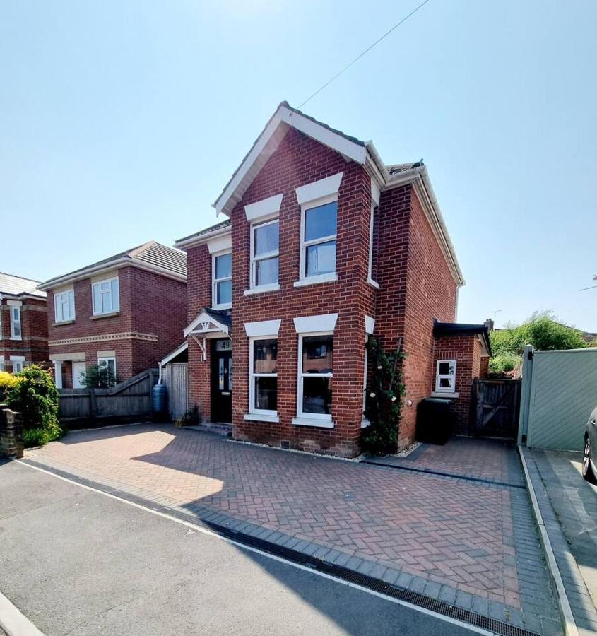 Cosy Family Haven: Spacious 3-Bedroom Retreat in Christchurch - Ferienwohnung