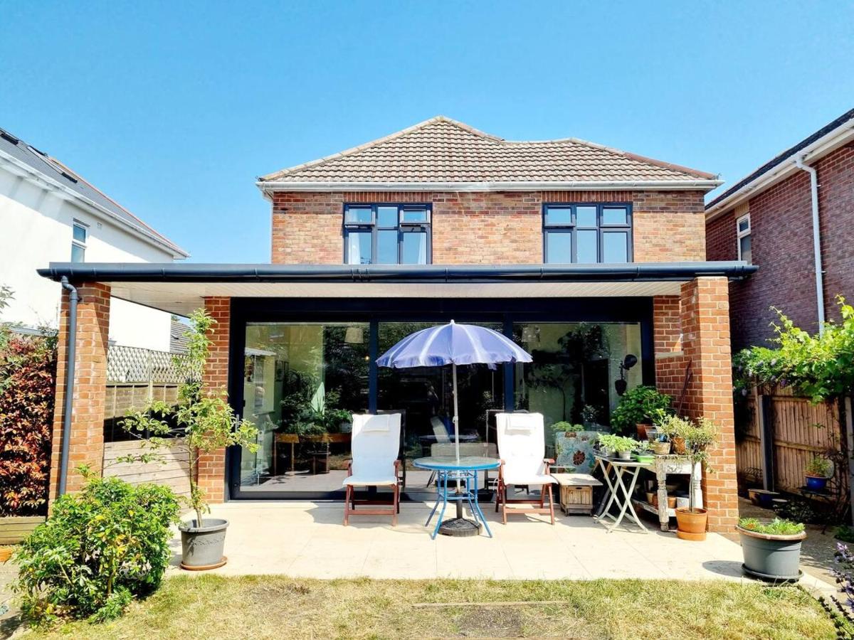 Cosy Family Haven: Spacious 3-Bedroom Retreat in Christchurch - Chambres d'hôtes Yafford