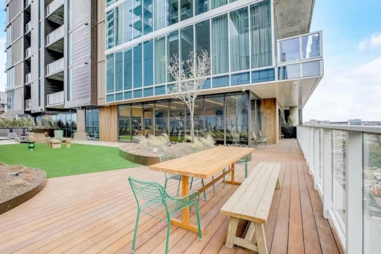 Brand New Rainey Street Condo with City and Lake View - B&B