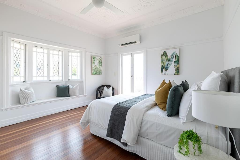 B&B Brisbane - Pet Friendly Family Home 3km to CBD - Bed and Breakfast Brisbane