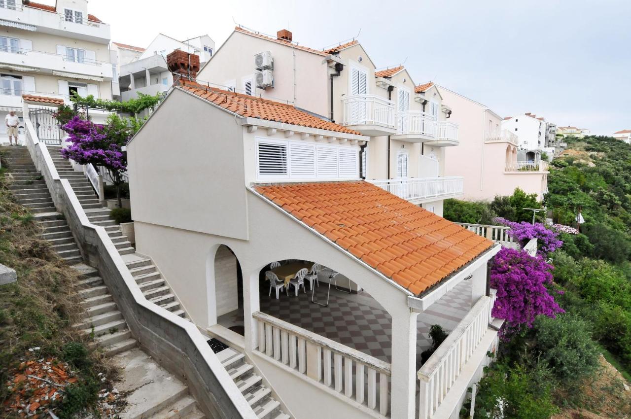 Apartments Bugenvila - B&B