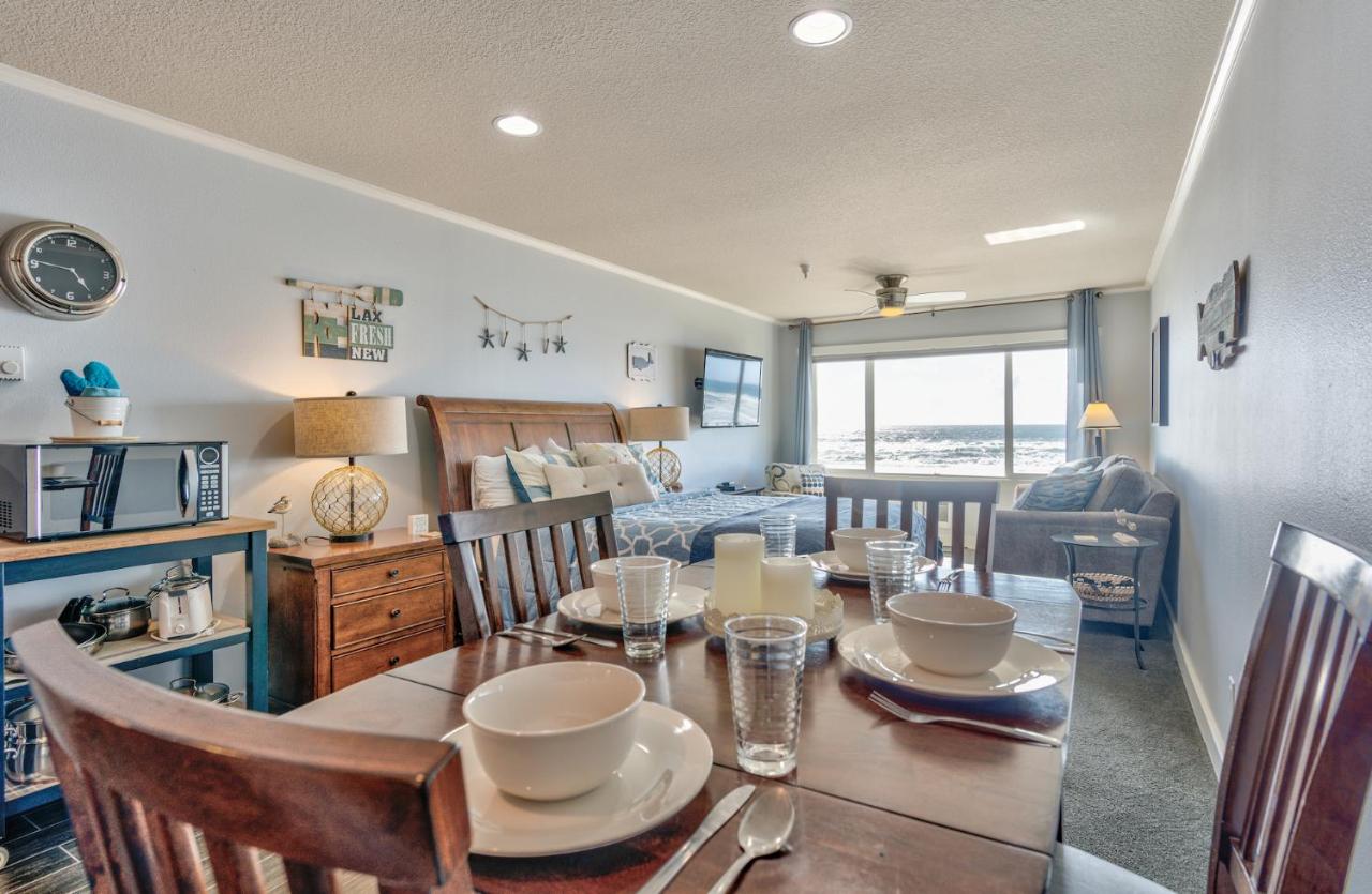 Oceanfront King Studio - Top Floor