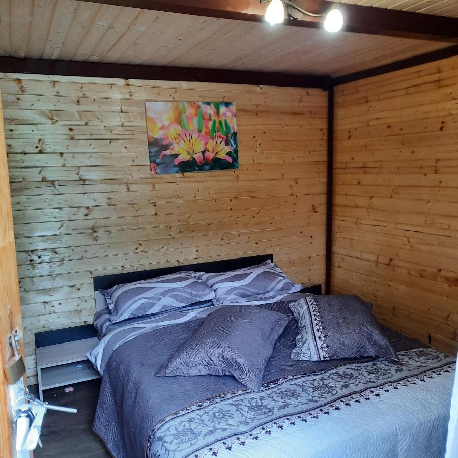 Deluxe Room (2 Adults + 1 Child)