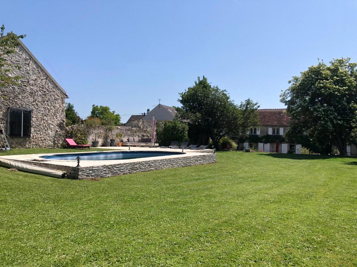 Large and chic house near DisneylandParis, Charles-de-Gaulle Airport and 45 mn from Paris - B&B
